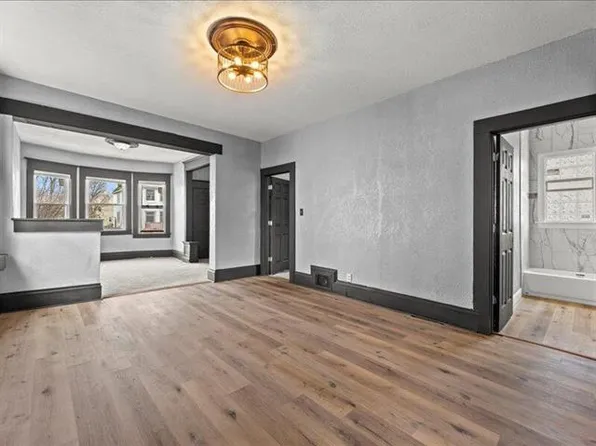 2010 N 38th St, Milwaukee, WI 53208