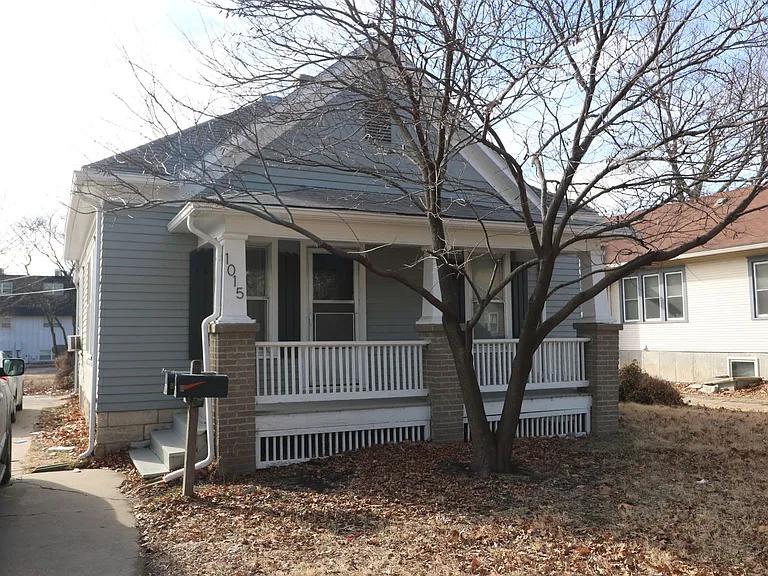 1015 Bertrand — Photo 14