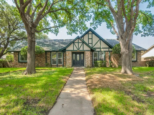 943 Clint Smith Dr, Duncanville, TX 75137