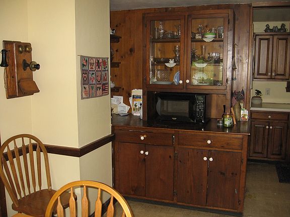 Kitchen/Built In Hutch