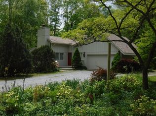 121 Snooty Fox Rd, Goode, VA 24556