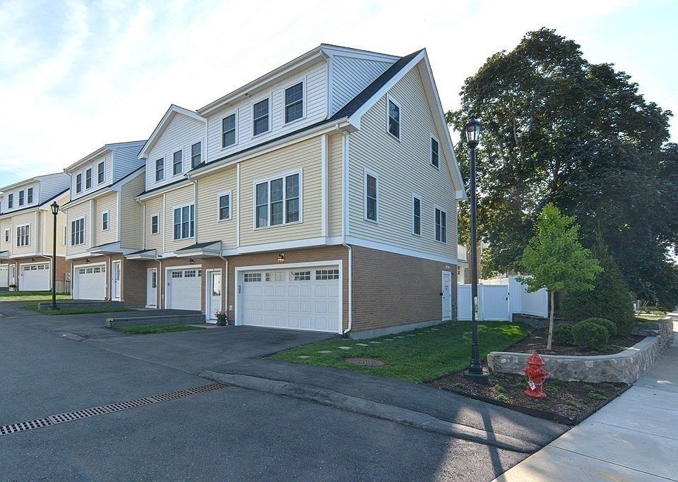 1st image of 253 Nahatan St Floor 1