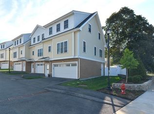 253 Nahatan St FLOOR 1, Norwood, MA 02062