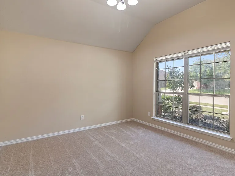 8204 Tierra Del Sol Rd — Photo 3