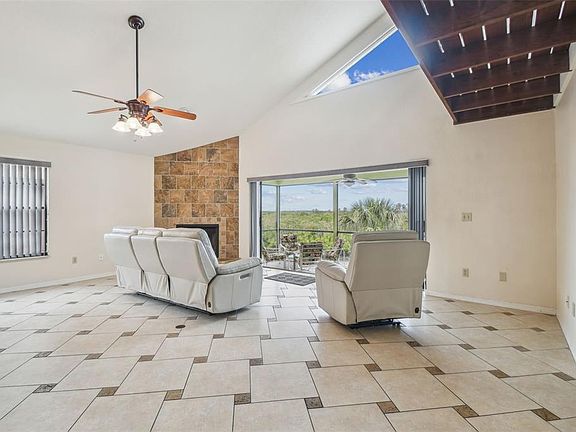 5th image of 6321 Garland Ct