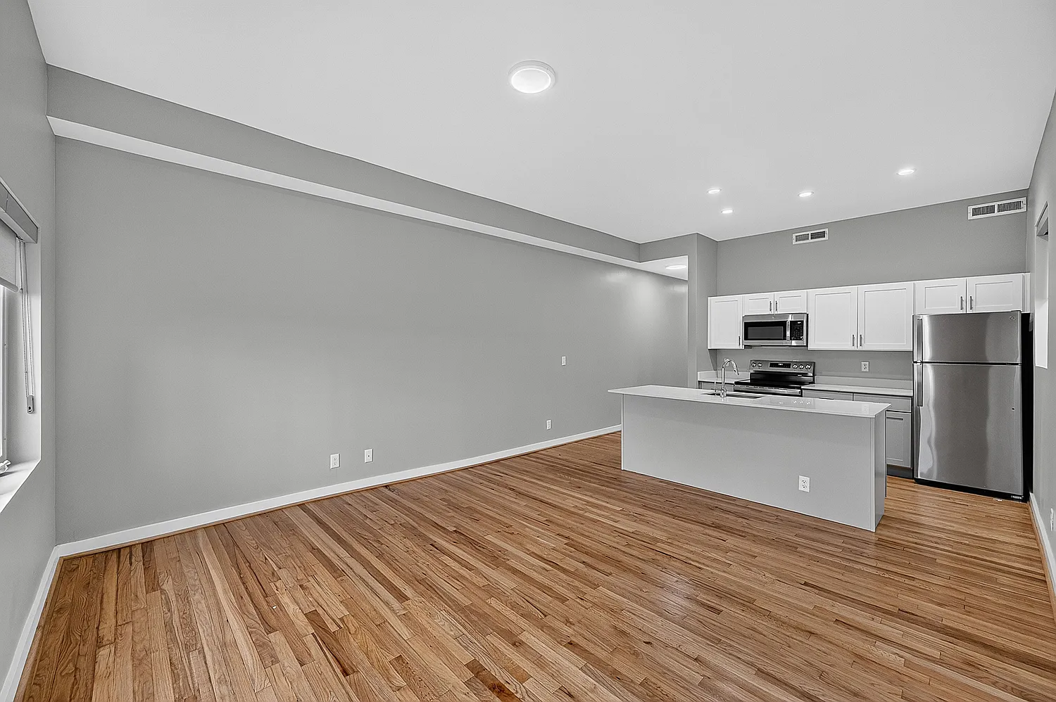 418 Torrence Ct — Photo 3