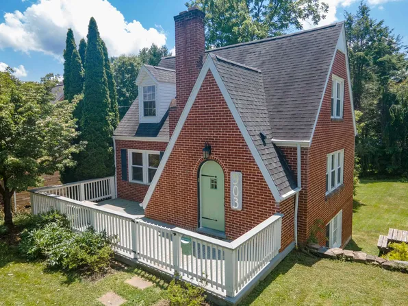 903 W Stuart Dr, Galax, VA 24333