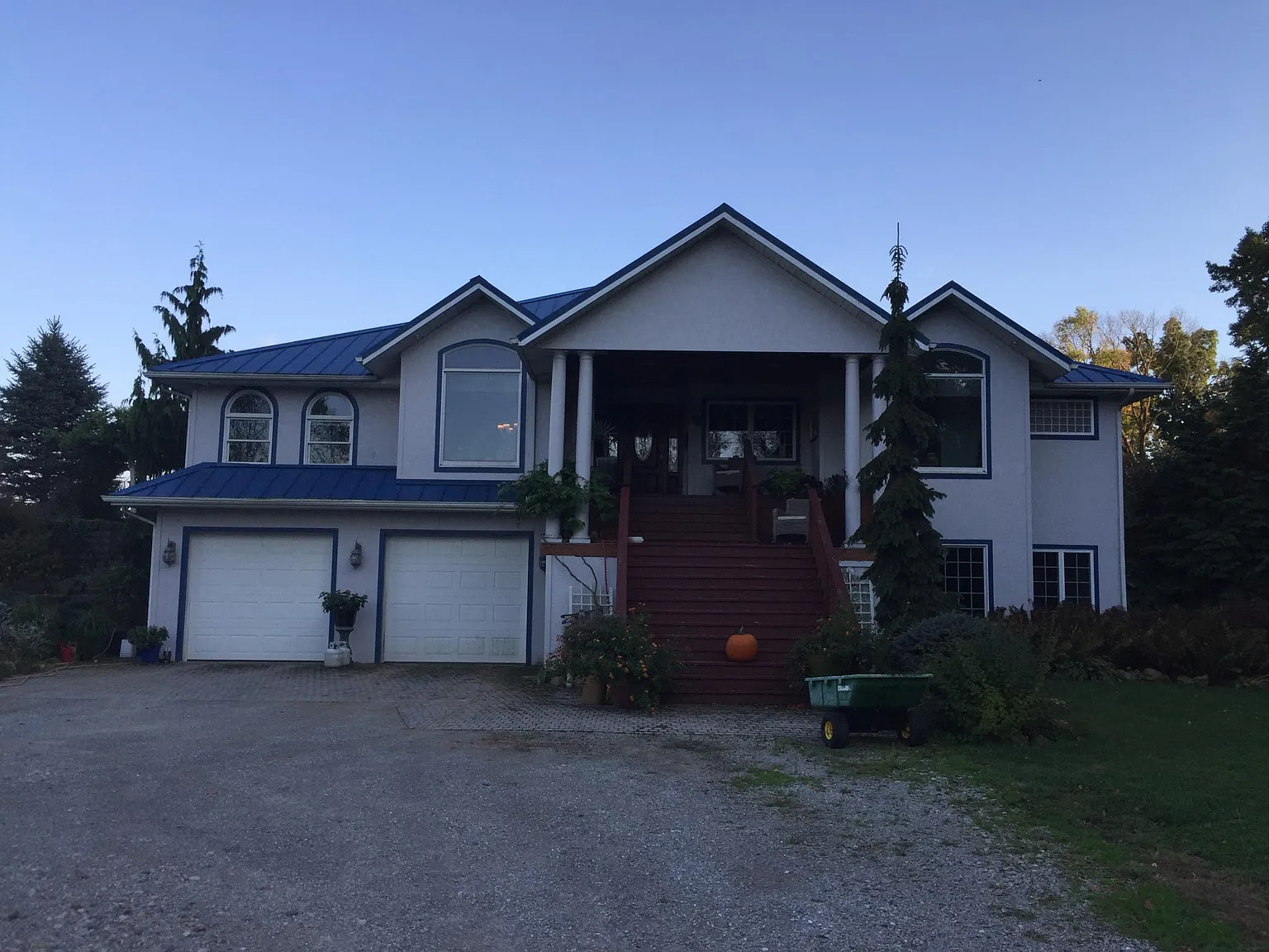 3 bed, 3600 sqft, $2,400 — Photo 3