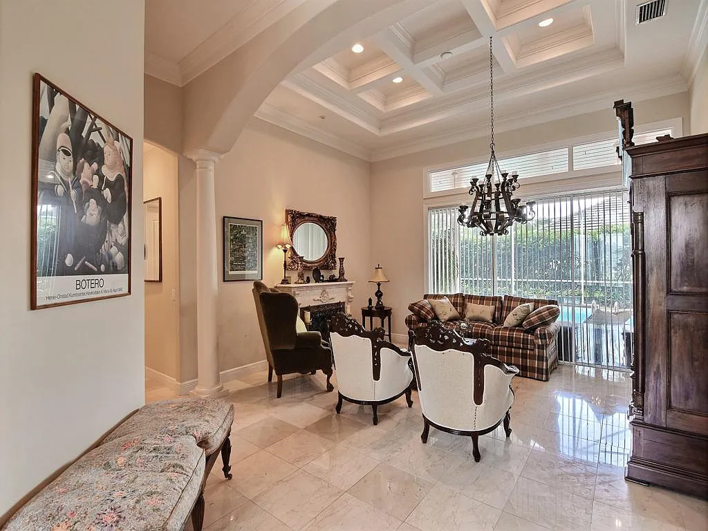 3 bed, 3.5 bath, 2084 sqft, $5,500 — Photo 4