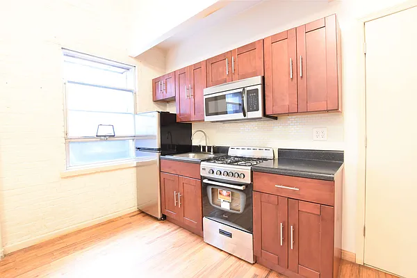 Rented by Clove Realty LLC | media 6