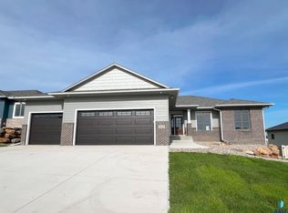 2613 S Galena Ave, Sioux Falls, SD 57110