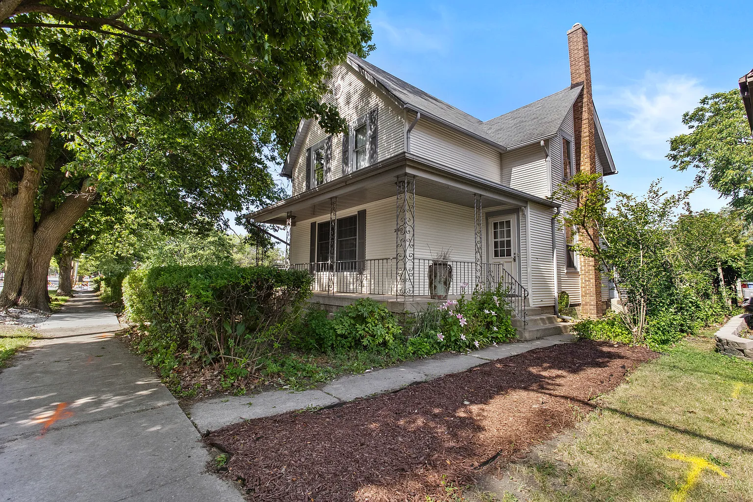 21413 Main St photo 1
