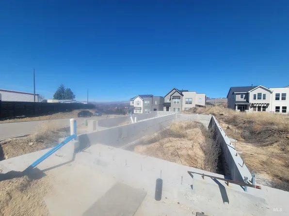 1221 E Echelon Ridge Ln, Boise, ID 83716