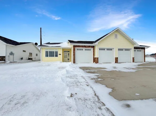 3502 20th St SE, Minot, ND 58701