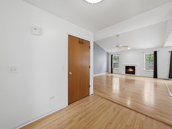 3rd image of 3009 W Sherman Ave