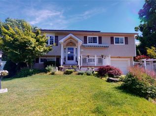 16 Lark Dr, Centereach, NY 11720