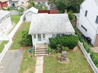 3085 Trinity St, Oceanside, NY 11572