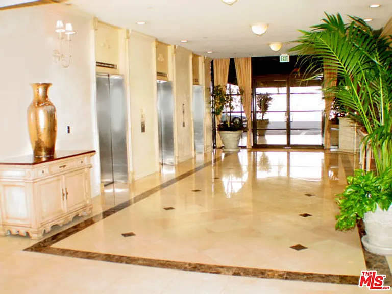600 W 9th St #1101 — Photo 11