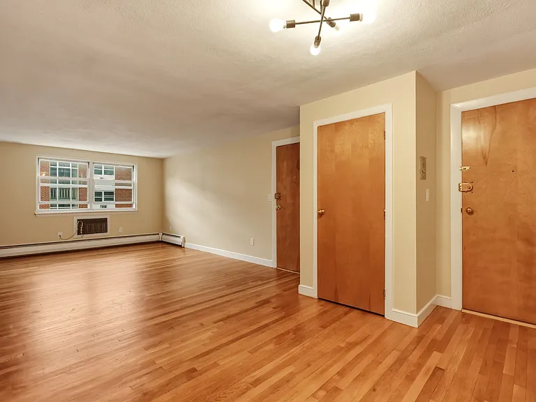15 Commonwealth Ct #10 — Photo 9