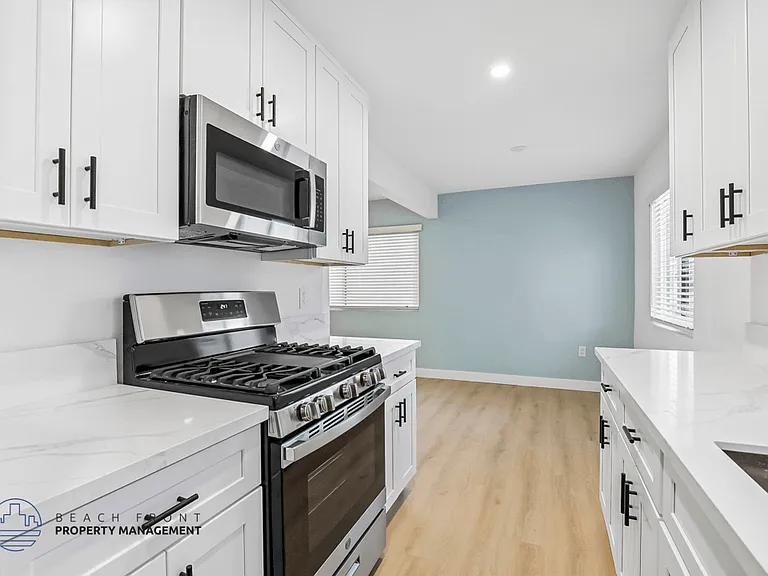 1230 E. 1st St. — Photo 12