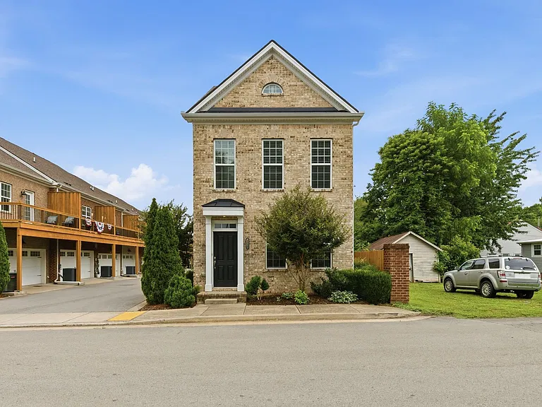 1213 Frisco St — Photo 3