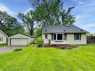 2077 Oakwood Dr, Mounds View, MN 55112