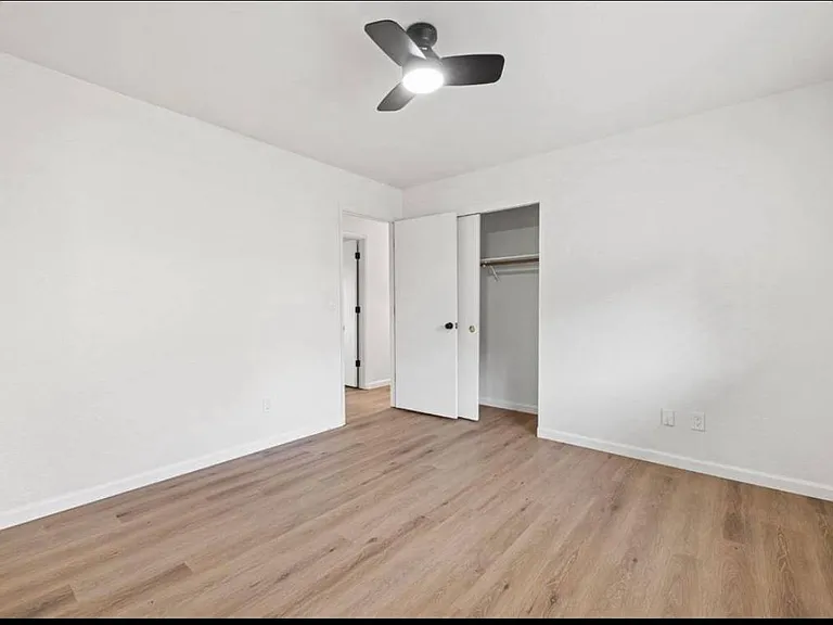 3427 Bristol Ct — Photo 6