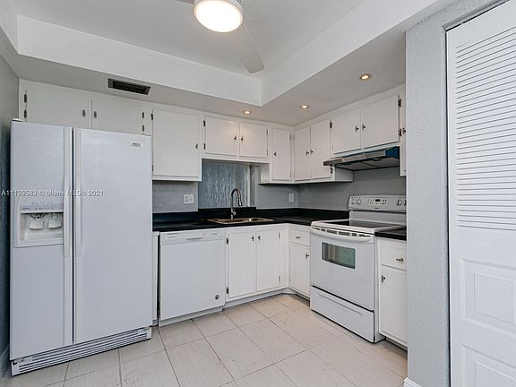 5th image of 7624 NW 18th St APT 305