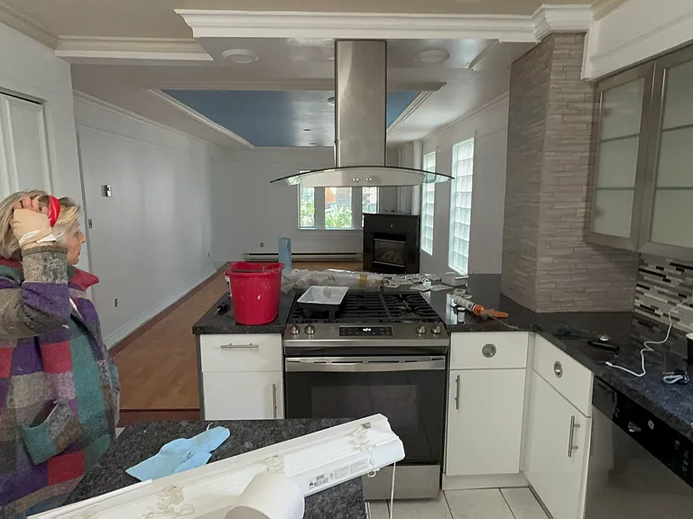 870 W 19th Ave #12 — Photo 9