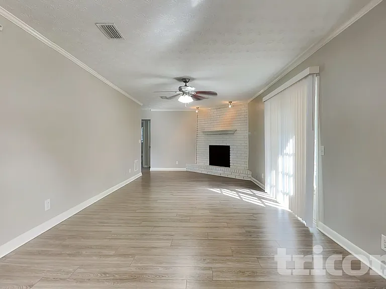 671 Custer Cir — Photo 2