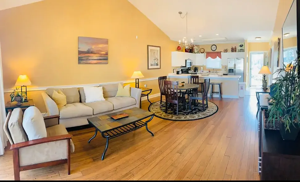 2 bed, 1700 sqft, $1,700 — Photo 3