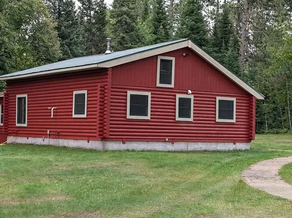 8854 River Rd, Angora, MN 55703