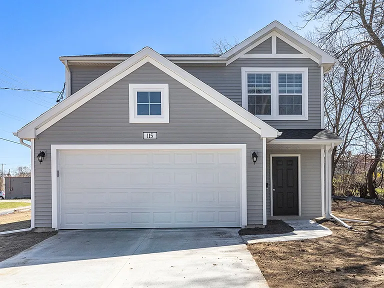 1302 Forest Valley Dr — Photo 1