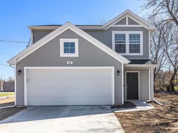 1302 Forest Valley Dr, Greenville, MI 48838