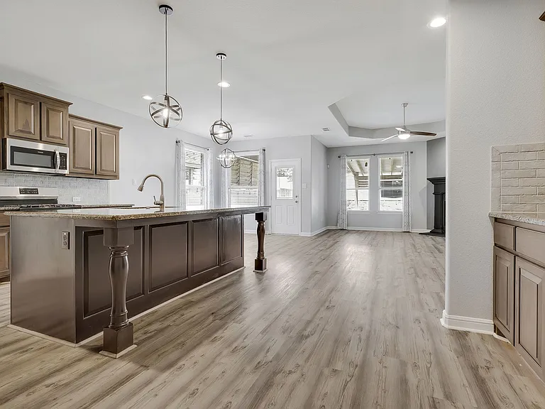 1513 Canary Ln — Photo 11