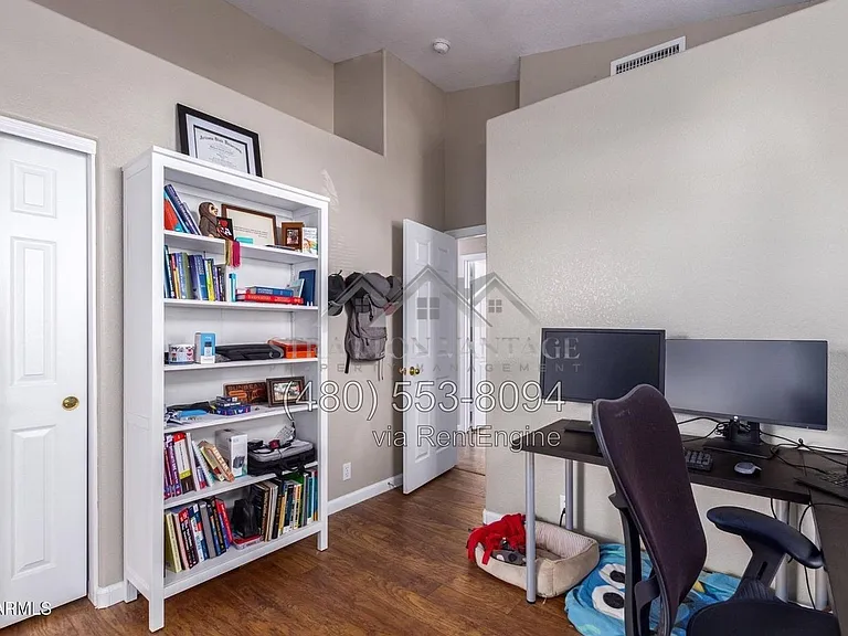 2195 E Sherri Dr — Photo 11