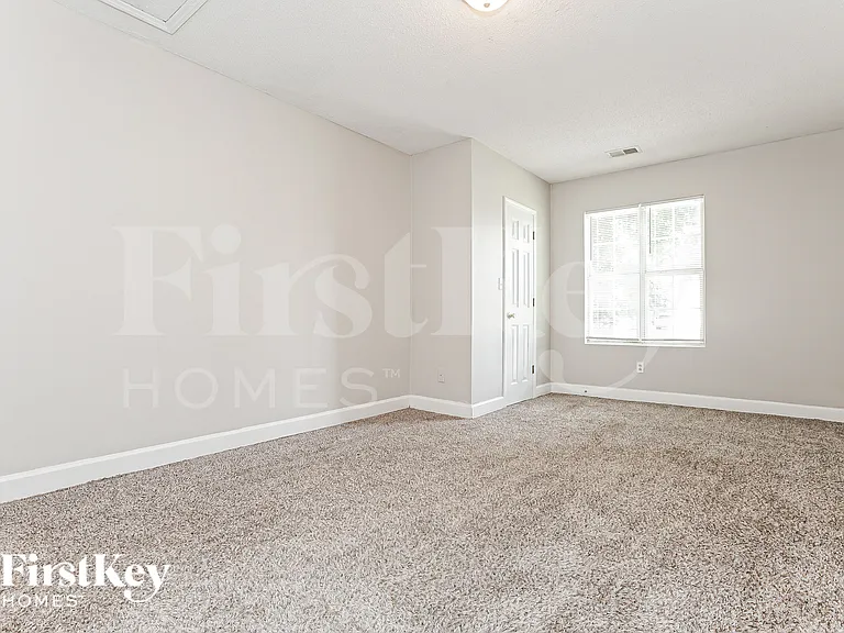 2347 Glencairn Ln SW — Photo 13