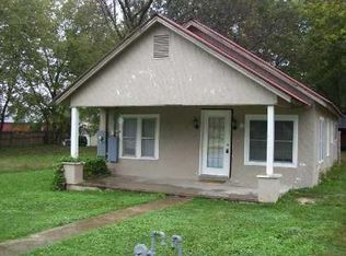 406 S Main Ave, Lincoln, AR 72744