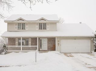 4111 Riverside Dr NE, Cedar Rapids, IA 52411