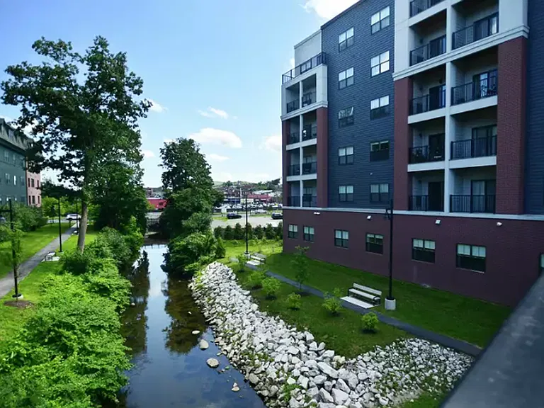 Brookview Commons West — Photo 15