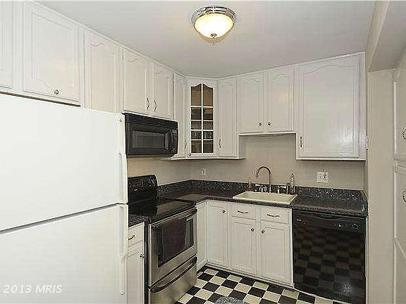 4th image of 9856 Burke Pond Ct