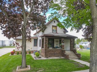 205 W 6th St, Aroma Park, IL 60910