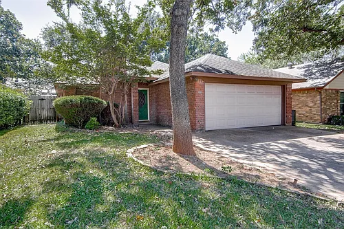 3924 Wentworth Dr Photo 1