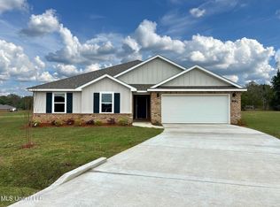 122 Dewberry Dr, Lucedale, MS 39452