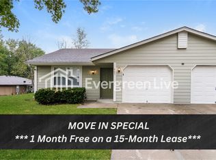 905 Hillcrest St, Pleasant Hill, MO 64080