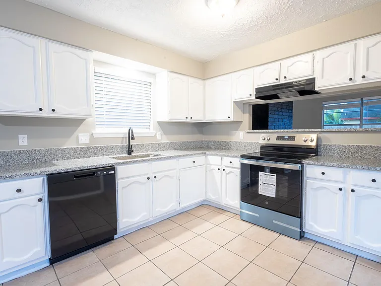 6542 Bridgegate Dr — Photo 3