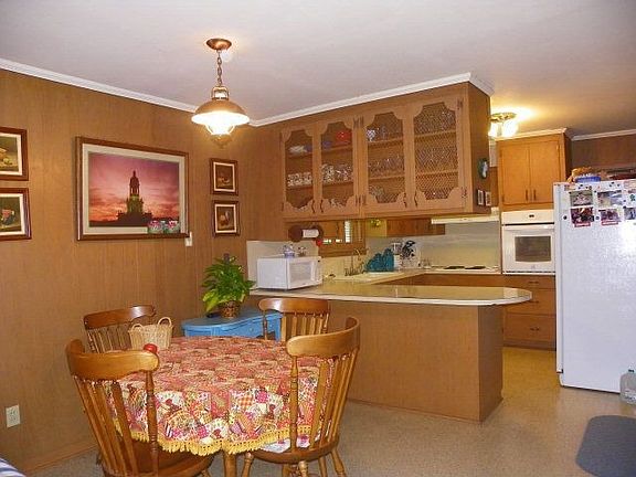 5th image of 703 Desert Willow Dr