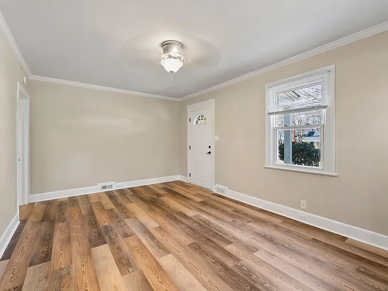 1015 Martin St — Photo 12