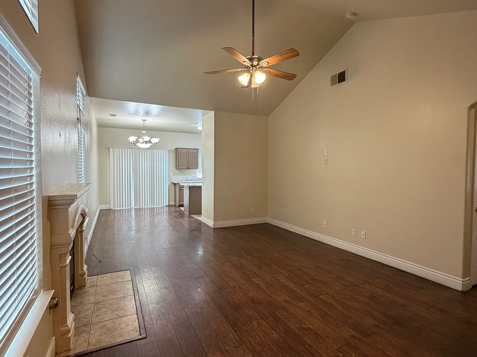 4 bed, 1402 sqft, $2,800 — Photo 2