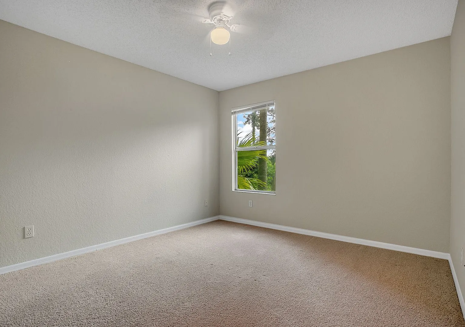 2 BR / 2 BA Condo In Villa Medici — Photo 4